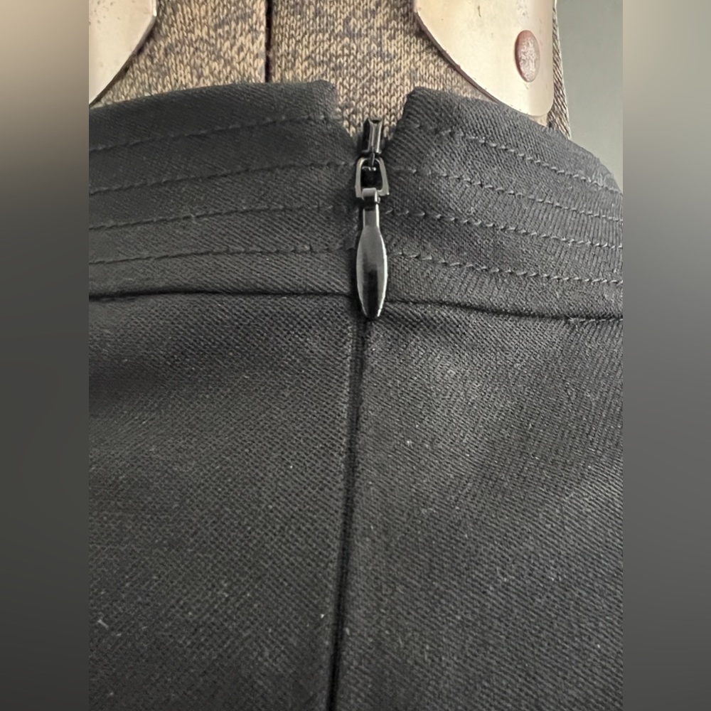 💎 🎉HOST PICK🎉 Burberry Classy, Subtle yet Sexy and Professional Black Dress - Picture 6 of 16